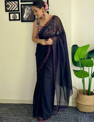 Navy blue embroidered border saree 5