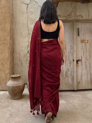 maroon floral woven design zari pure cotton saree 4