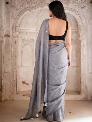 grey geometric woven design mirror work pure cotton saree 4