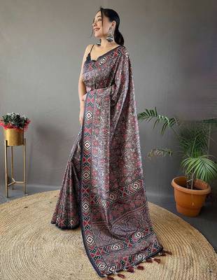 black ethnic motifs printed saree 1