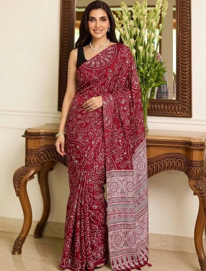 maroon bandhani mirror work bandhani saree