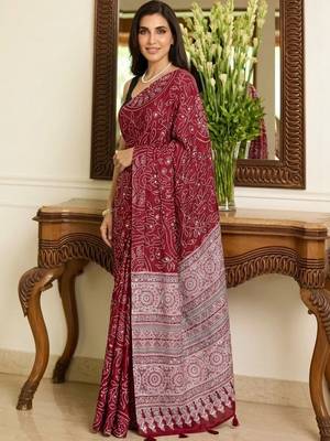 maroon bandhani mirror work bandhani saree 2