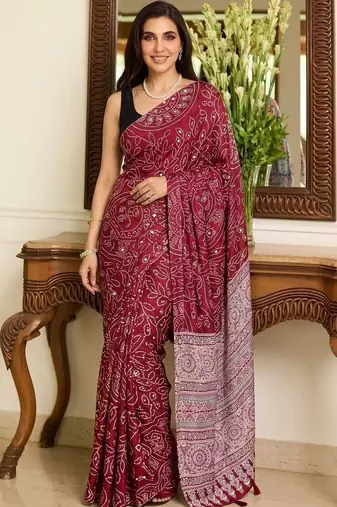 maroon bandhani mirror work bandhani saree
