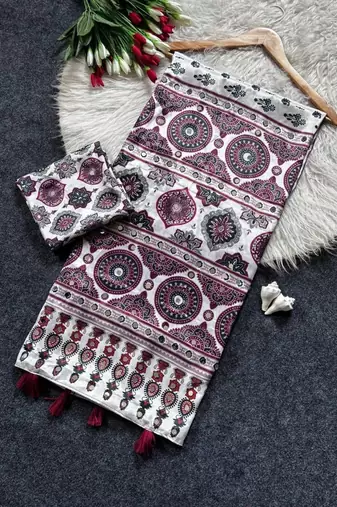 Cream kalamkari mirror work bandhani saree