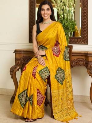 yellow bandhani embroidered bandhani saree 3