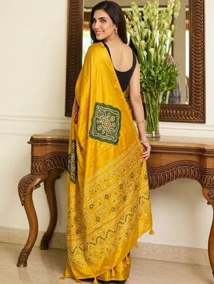 yellow bandhani embroidered bandhani saree 4