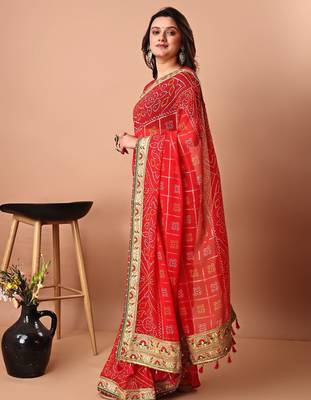 red women embroidered bandhani saree 2