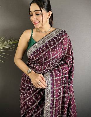 Maroon bandhani sequinned silk blend designer bandhani saree 3
