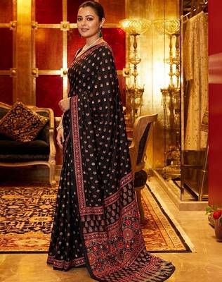 Black women ajrak block mirror work saree 2