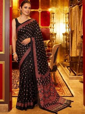 Black women ajrak block mirror work saree 4
