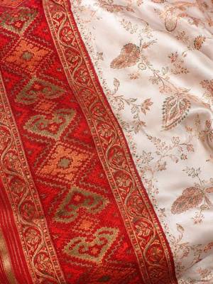 Cream paisley zari satin designer banarasi saree 4
