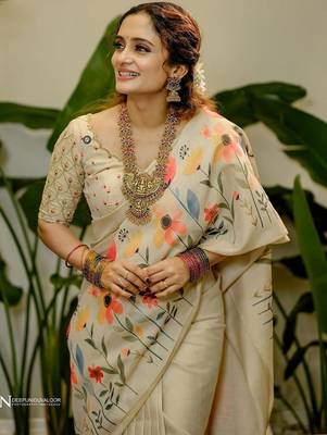 Cream floral printed tissue jamdani saree 1
