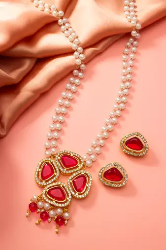 Gold plated pendant pearl necklace set with crystal stone earrings