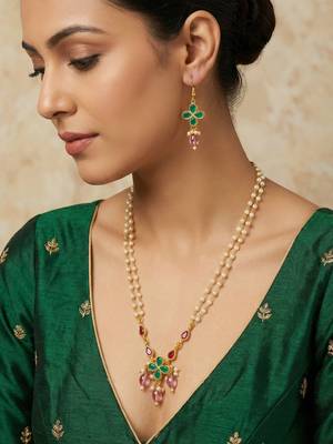 Gold plated double layered pearl necklace with floral accents 1