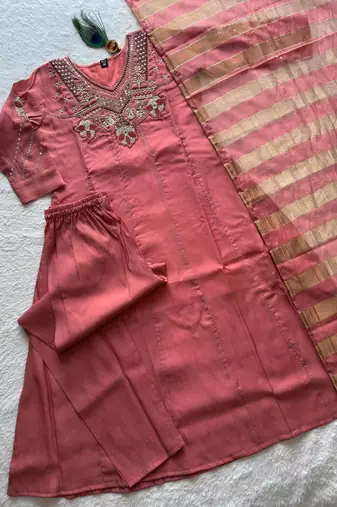Dark peach premium mull chanderi kurti pent dupatta
