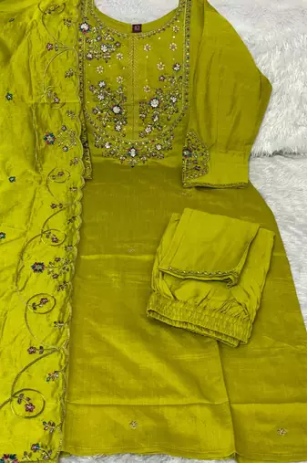 Parrot marina silk kurti pent dupatta