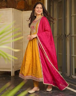 Mustard embroidered flared vichitra silk kurta pant set with dupatta 3