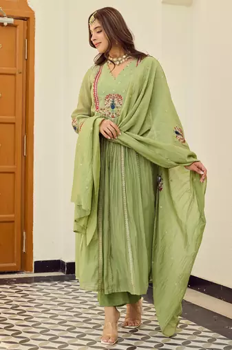 Green embroidered chanderi silk kurta pant set with chanderi dupatta
