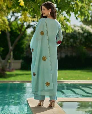 Blue embroidered chanderi silk kurta pant set with hand kodi lace and dupatta 3