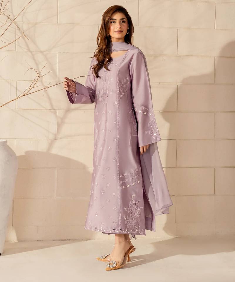Lavender embroidered french crepe silk kurta pant set with chinon dupatta