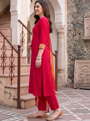 women ethnic motifs embroidered regular thread work kurta with trousers & with dupatta 4