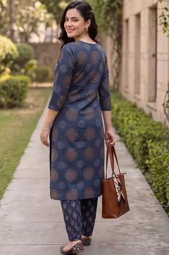 women ethnic motifs printed regular cotton kurta with trousers
