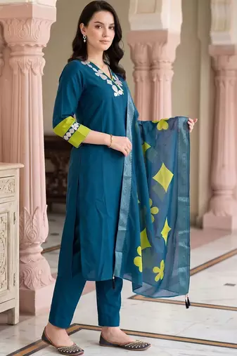 women ethnic motifs embroidered regular thread work kurta with trousers & with dupatta