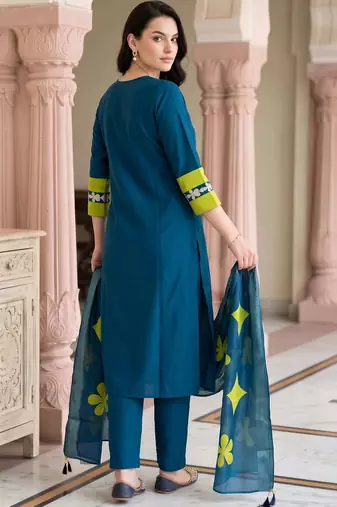 women ethnic motifs embroidered regular thread work kurta with trousers & with dupatta
