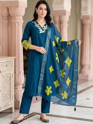 women ethnic motifs embroidered regular thread work kurta with trousers & with dupatta 6