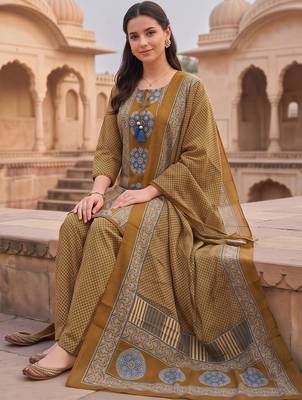 women printed regular cotton kurta with patiala & with dupatta 5