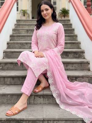 women ethnic motifs embroidered regular thread work kurta with trousers & with dupatta 5