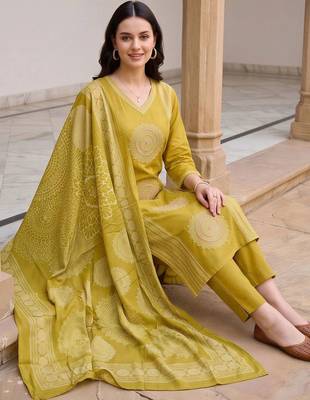 women ethnic motifs embroidered regular thread work cotton kurta with trousers & with dupatta 3