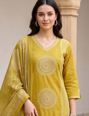 women ethnic motifs embroidered regular thread work cotton kurta with trousers & with dupatta 4