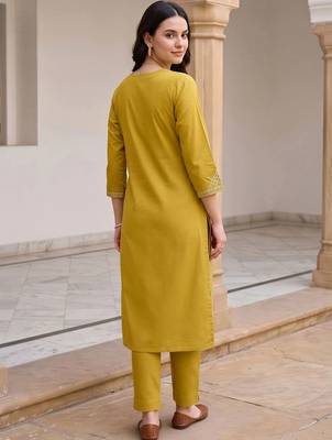 women ethnic motifs embroidered regular thread work cotton kurta with trousers & with dupatta 5