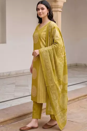 women ethnic motifs embroidered regular thread work cotton kurta with trousers & with dupatta
