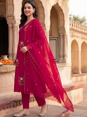 women ethnic motifs embroidered regular thread work kurta with trousers & with dupatta 3