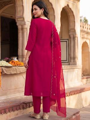 women ethnic motifs embroidered regular thread work kurta with trousers & with dupatta 4