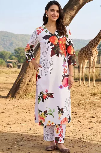 women floral printed regular kurta with trousers