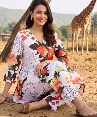 women floral printed regular kurta with trousers 3