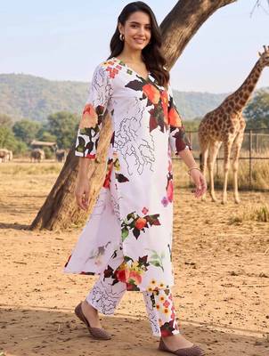 women floral printed regular kurta with trousers 5