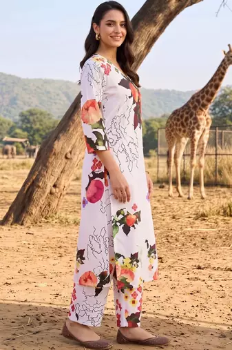 women floral printed regular kurta with trousers