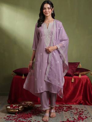 women ethnic motifs embroidered regular thread work kurta with trousers & with dupatta 2