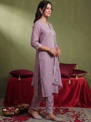 women ethnic motifs embroidered regular thread work kurta with trousers & with dupatta 4
