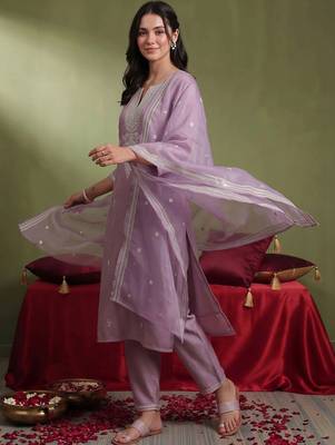 women ethnic motifs embroidered regular thread work kurta with trousers & with dupatta 5