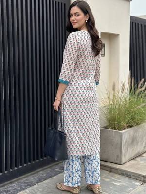 women ethnic motifs printed regular cotton kurta with trousers 3