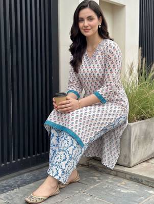 women ethnic motifs printed regular cotton kurta with trousers 5