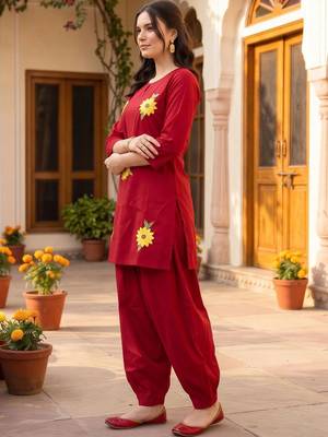 women floral embroidered regular thread work cotton kurta with patiala 3