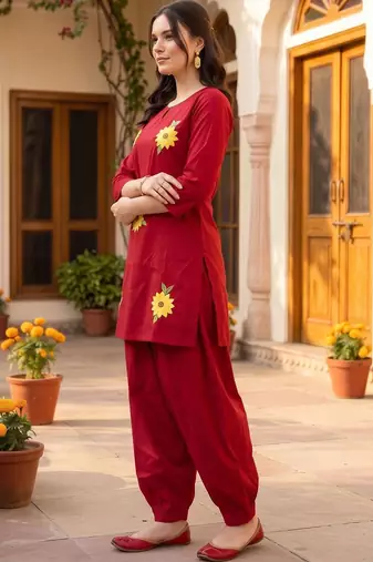 women floral embroidered regular thread work cotton kurta with patiala