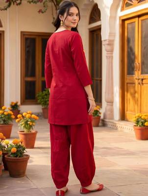 women floral embroidered regular thread work cotton kurta with patiala 4