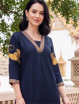 women ethnic motifs printed regular kurta with trousers 6